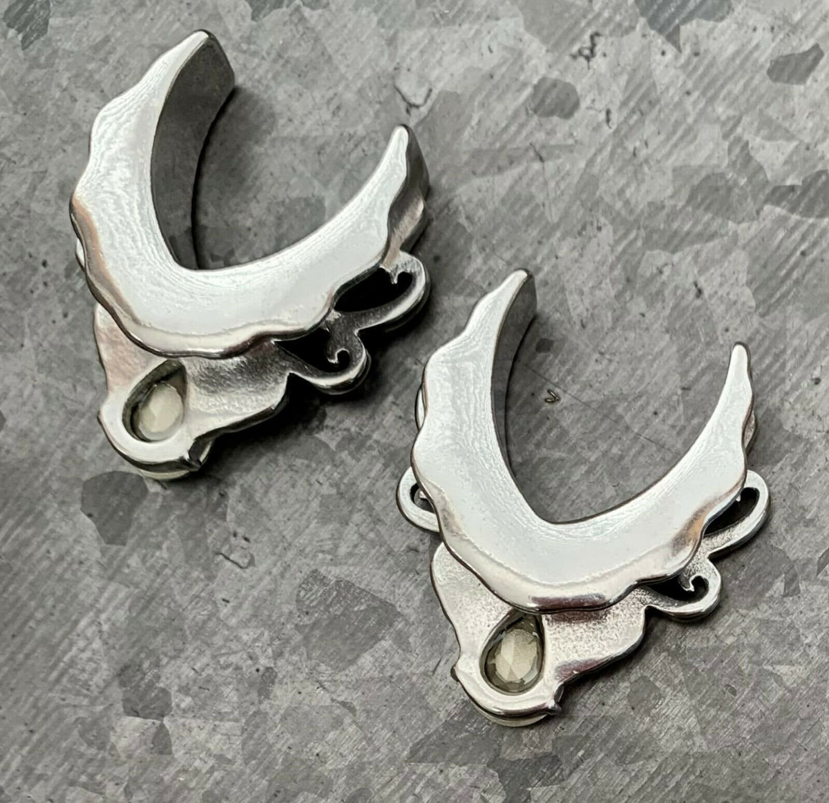 PAIR of Unique Floral Filigree V-Shaped Pear Gem Surgical Steel Ear Spreader Tunnels/Plugs - Gauges 00g (10mm) thru 1" (25mm) Available!