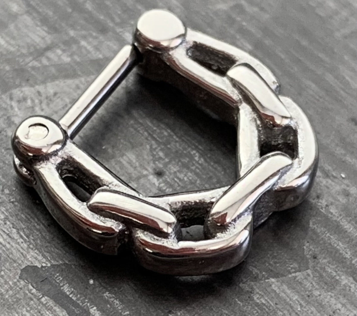 1 Piece Unique Linked Chain 100% Surgical Steel Septum Clicker Nose Ring - 16g or 14g - Steel, Gold and Black Available!