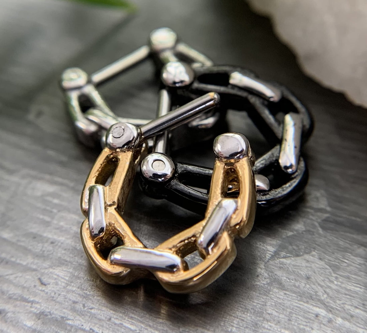 1 Piece Unique Linked Chain 100% Surgical Steel Septum Clicker Nose Ring - 16g or 14g - Steel, Gold and Black Available!