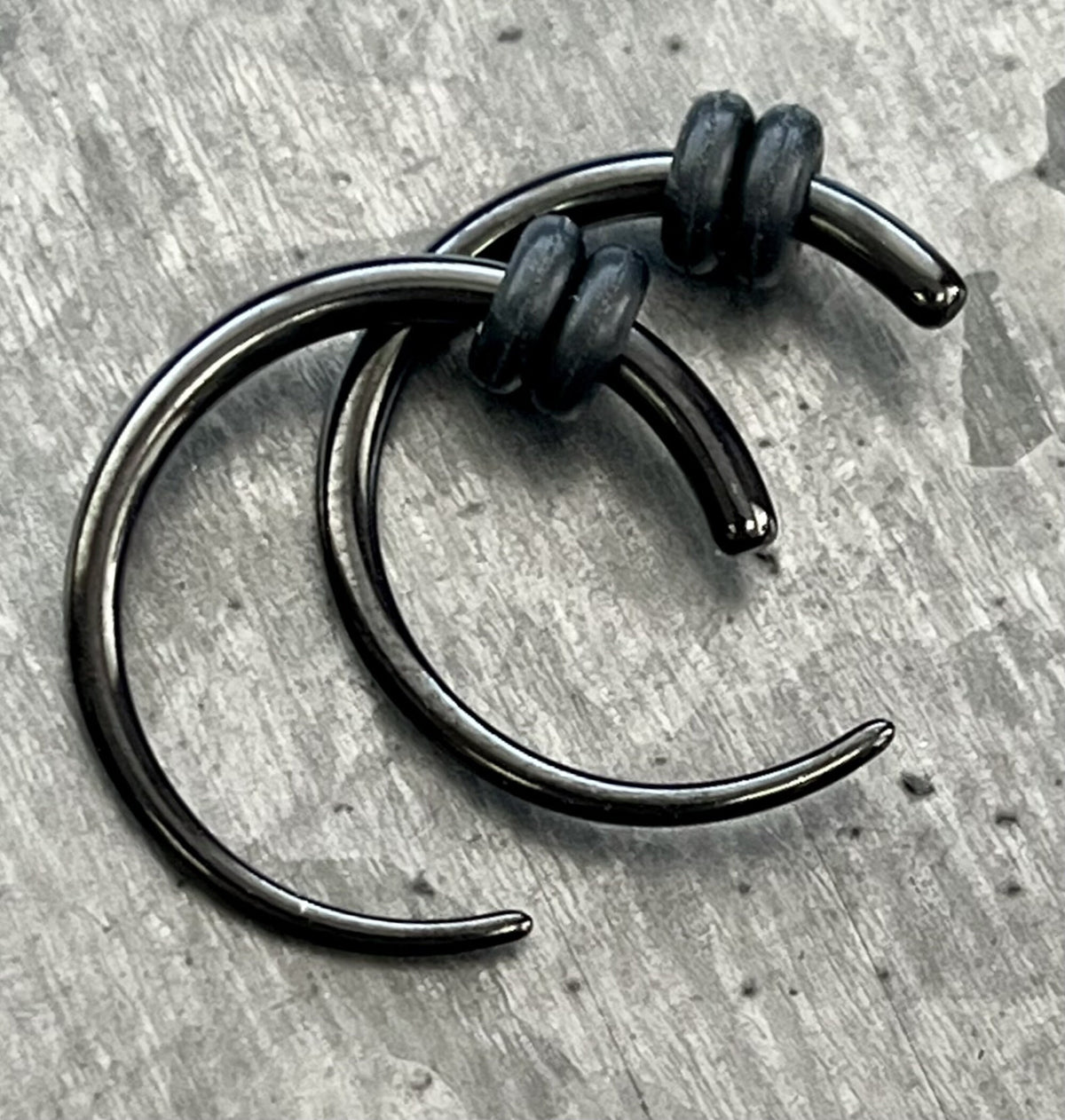 PAIR of Stunning Black 316L Surgical Steel Round Hook Tapers/Expanders with O-Rings - Gauges 8g (3.2mm) thru 0g (8mm) available!