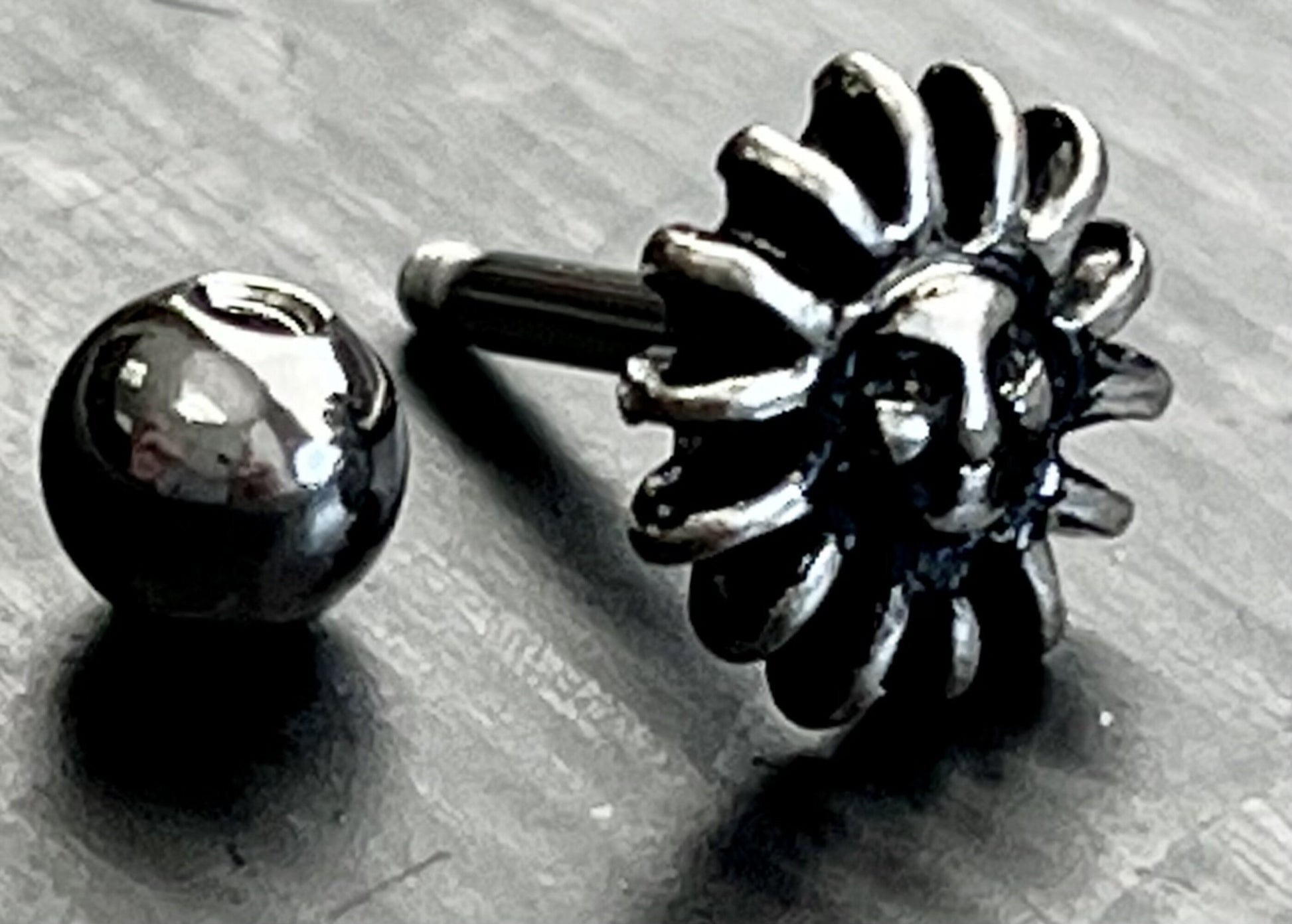 1 Piece Beautiful Tribal Sun Silver Plated Steel Tragus /Cartilage Stud - 16g, 6mm Wearable Length, 4mm Ball, 7mm Top Design!