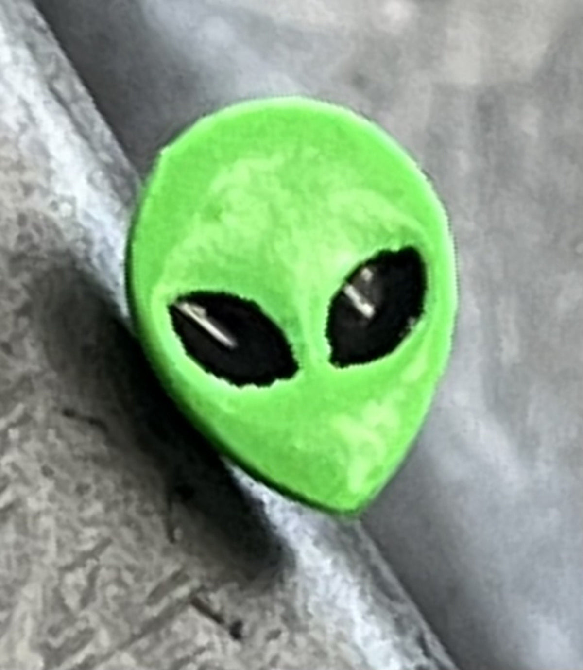 1 Piece Unique Alien Head Steel Nose Stud/Bone Ring - Area 51- 20g - Steel or Green Available!