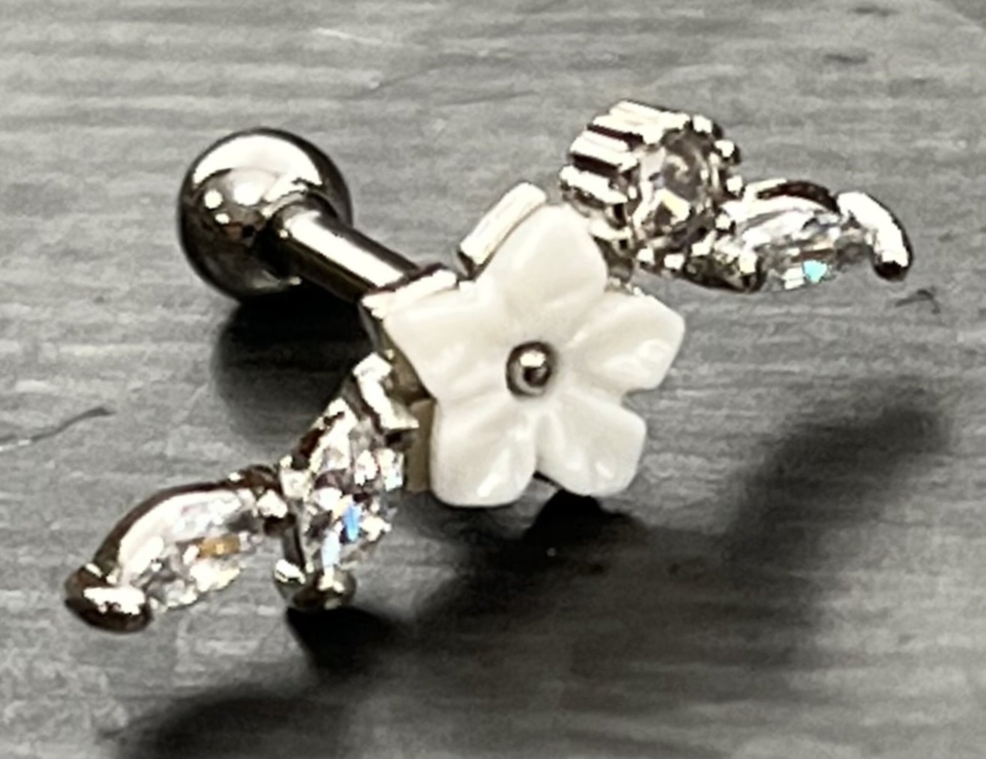 1 Piece Mother of Pearl Flower with CZ Gem Vine Tragus Cartilage Stud - 16g - Wearable Length 6mm - Silver, Gold, Rose Gold Available!