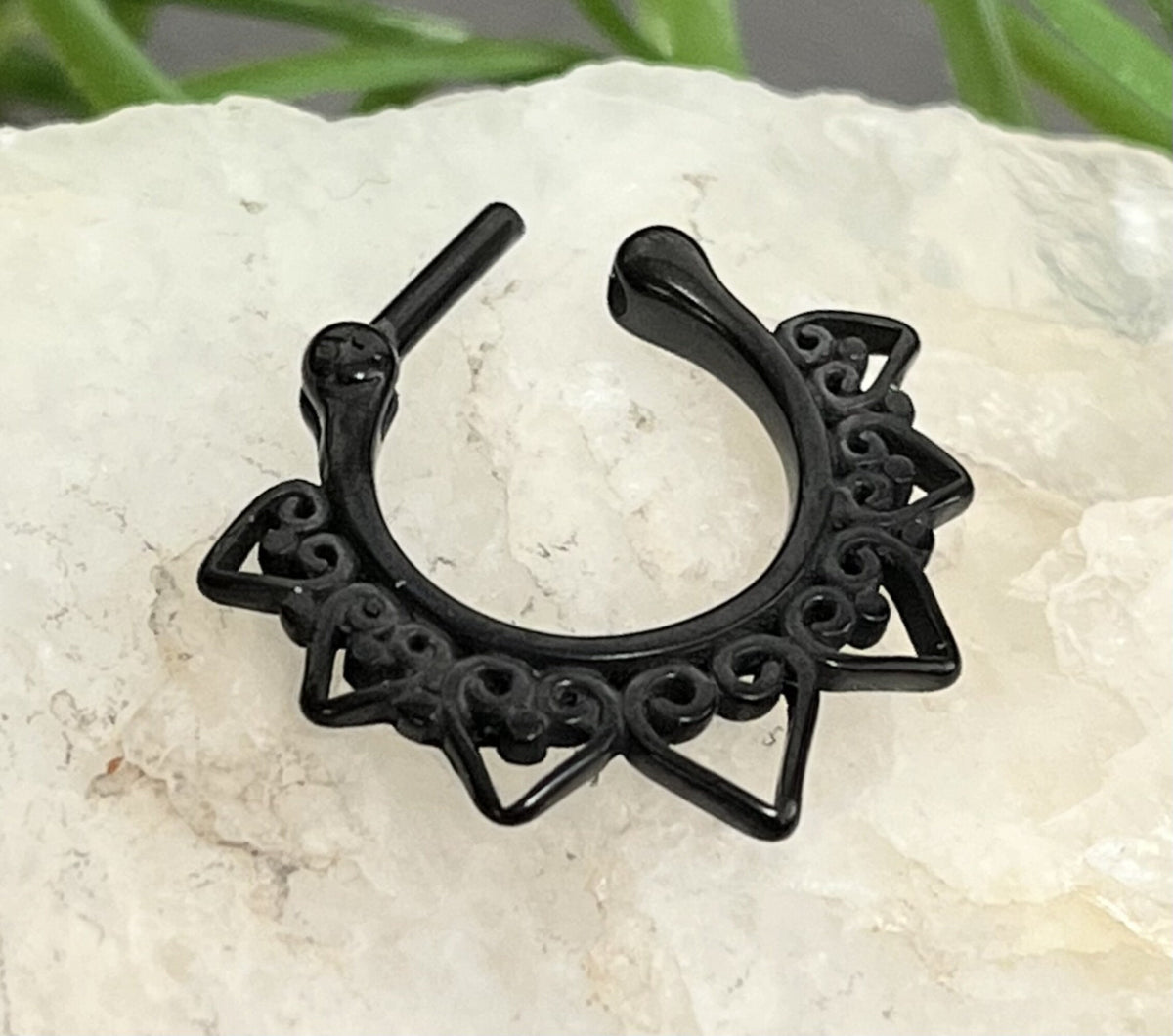 1 Piece Beautiful 100% Surgical Steel Tribal Heart Fan Clicker Septum Ring - 16g - Internal Diameter 8mm -Gold, Rose Gold & Steel Available!