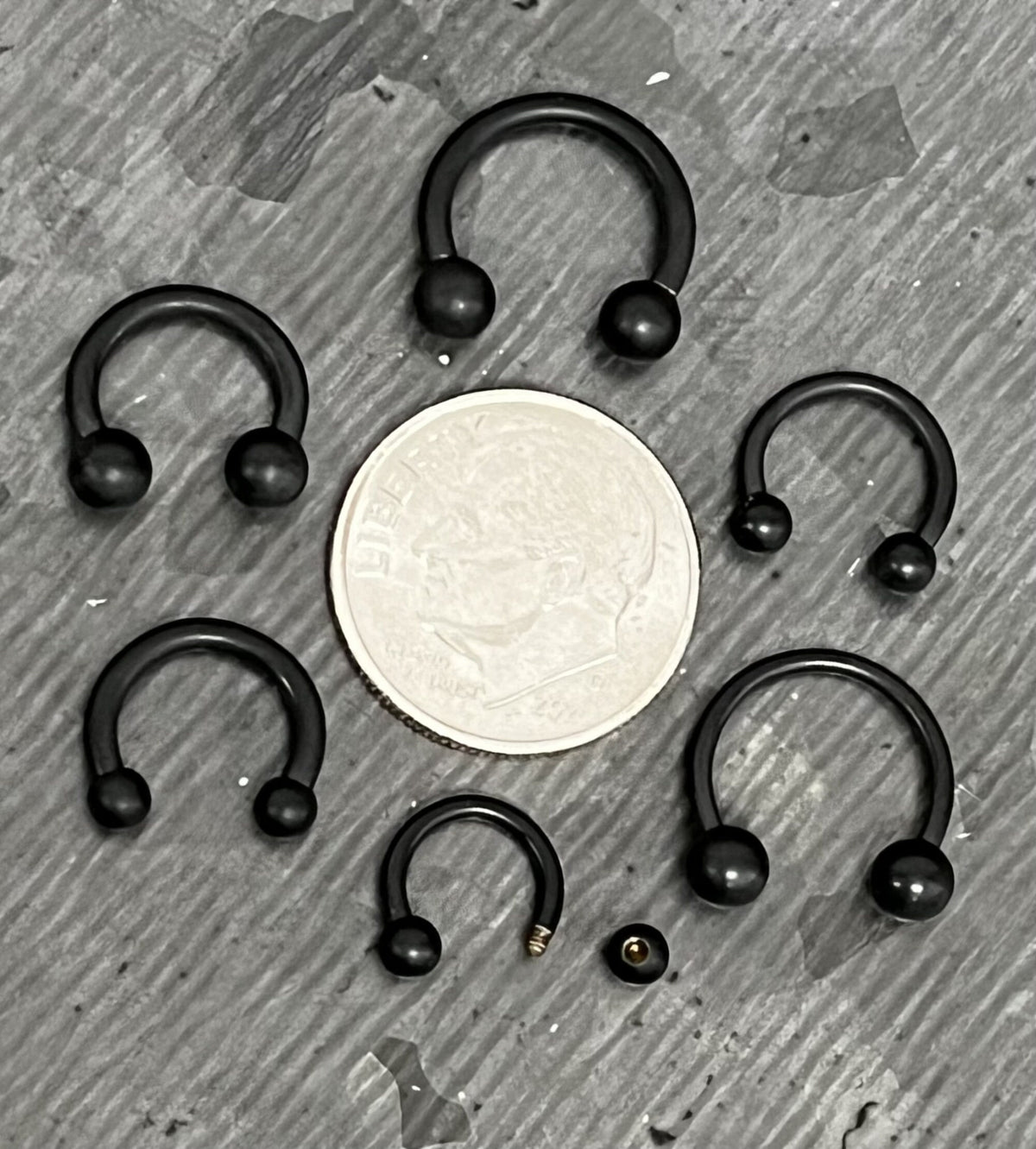 1 Piece Unique Matte Black IP Circular Barbell Horseshoe Ring - 16g, 14g- Internal Diameter 6mm, 8mm, 10mm - Ball Size 3mm or 4mm Available!