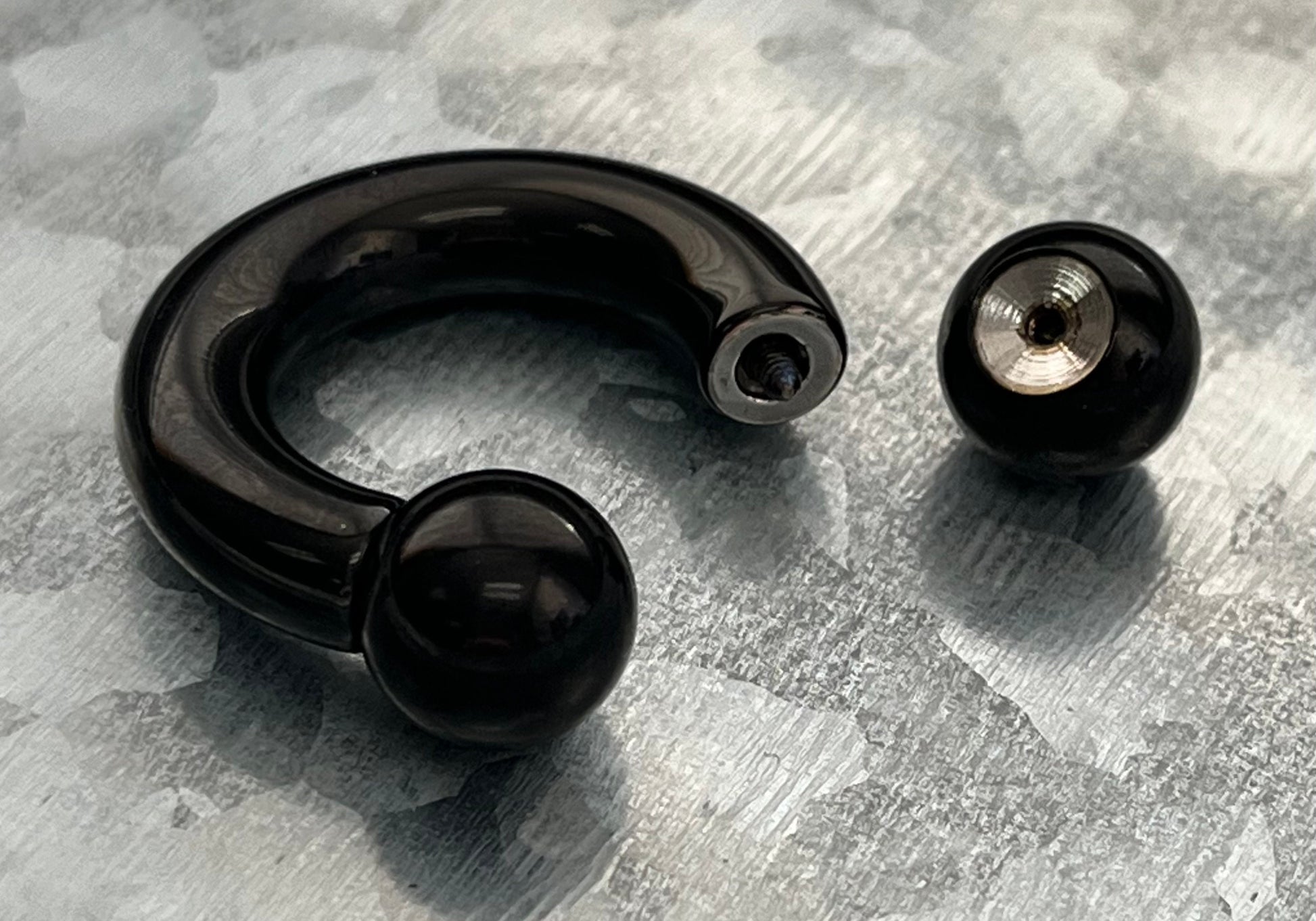 PAIR of Stunning Black Titanium Anodized Circular Barbell Horseshoe Ring - 18g thru 2g and Assorted Ball Size!!