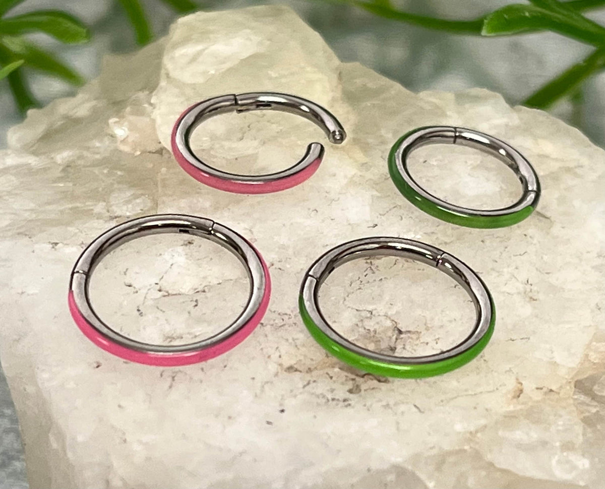 1 Piece Titanium Glow-in-the-Dark Outer Edge Hinged Segment Septum Ring - Green or Pink - Gauge 16g - Diameter 10mm or 8mm Available!