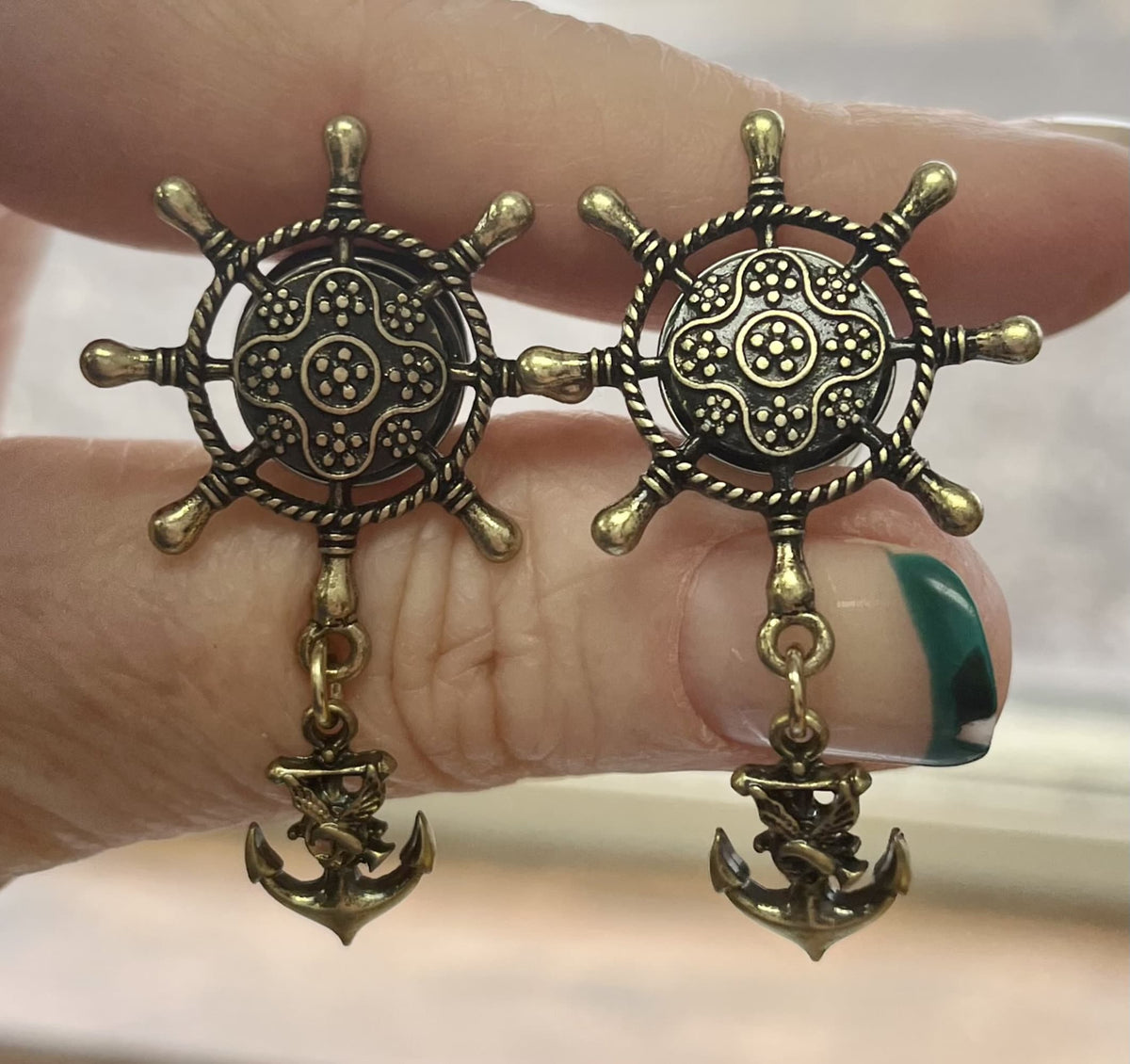 PAIR of Unique Ship Wheel with Anchor Dangle Steel Single Flare Tunnel/Plug and O-rings