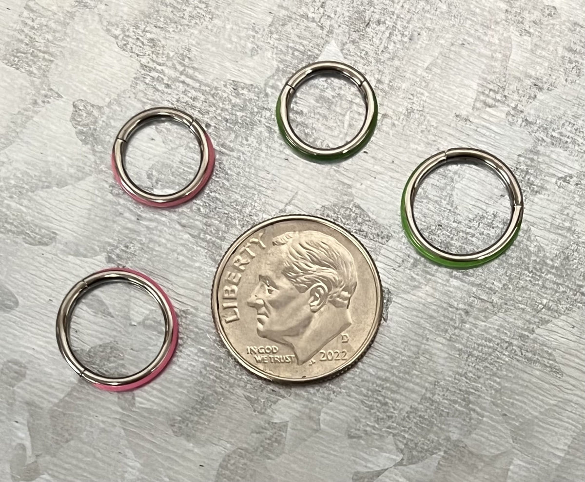 1 Piece Titanium Glow-in-the-Dark Outer Edge Hinged Segment Septum Ring - Green or Pink - Gauge 16g - Diameter 10mm or 8mm Available!