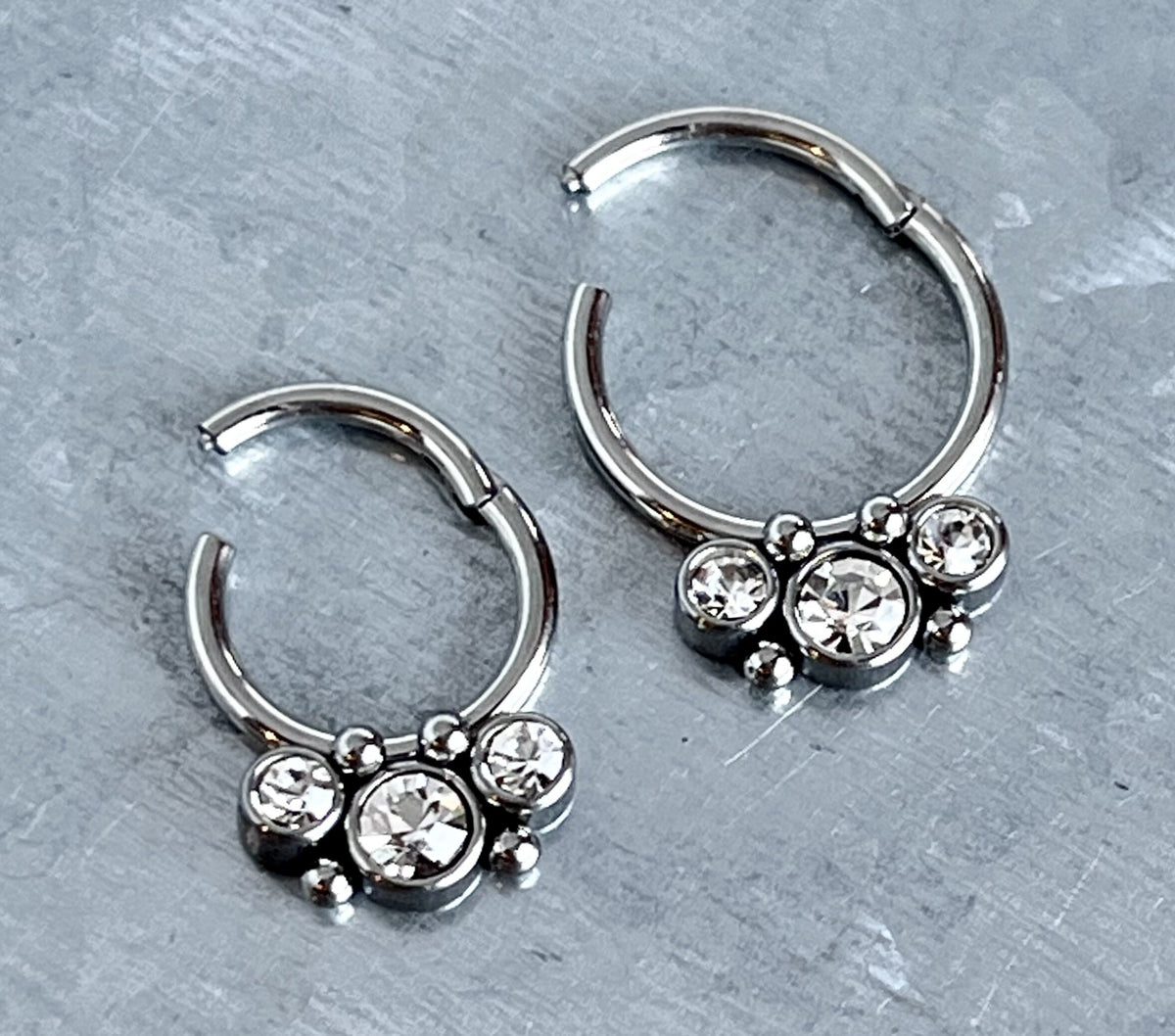 1 Piece Stunning Stainless Steel Three Bezel Set Gems Hinged Segment Ring - 16g - 8mm & 10mm - Steel and Gold Available!