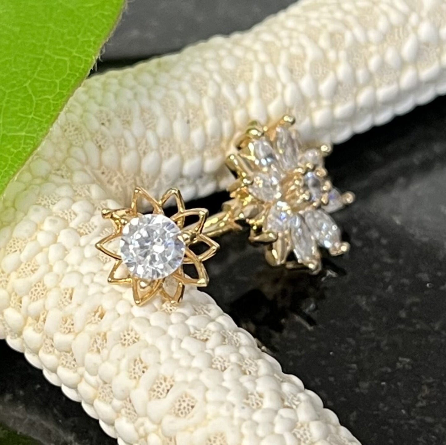 1 Piece Marquise CZ Gem Flower Internally Threaded Navel / Naval Belly Ring - 14g - 10mm Bar length - Gold, Steel and Rose Gold Available!