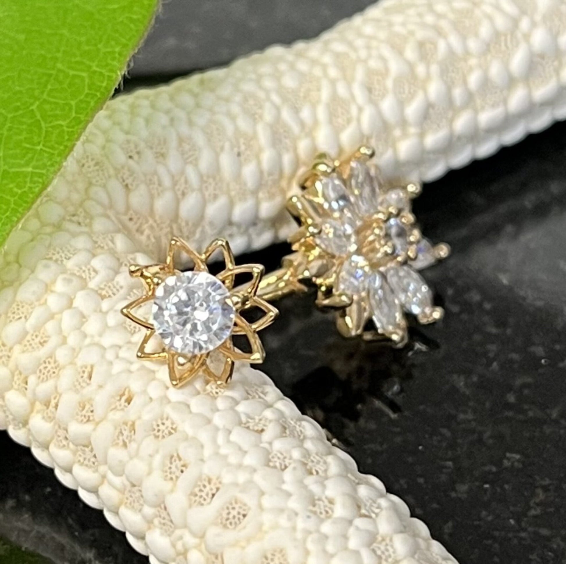 1 Piece Marquise CZ Gem Flower Internally Threaded Navel / Naval Belly Ring - 14g - 10mm Bar length - Gold, Steel and Rose Gold Available!