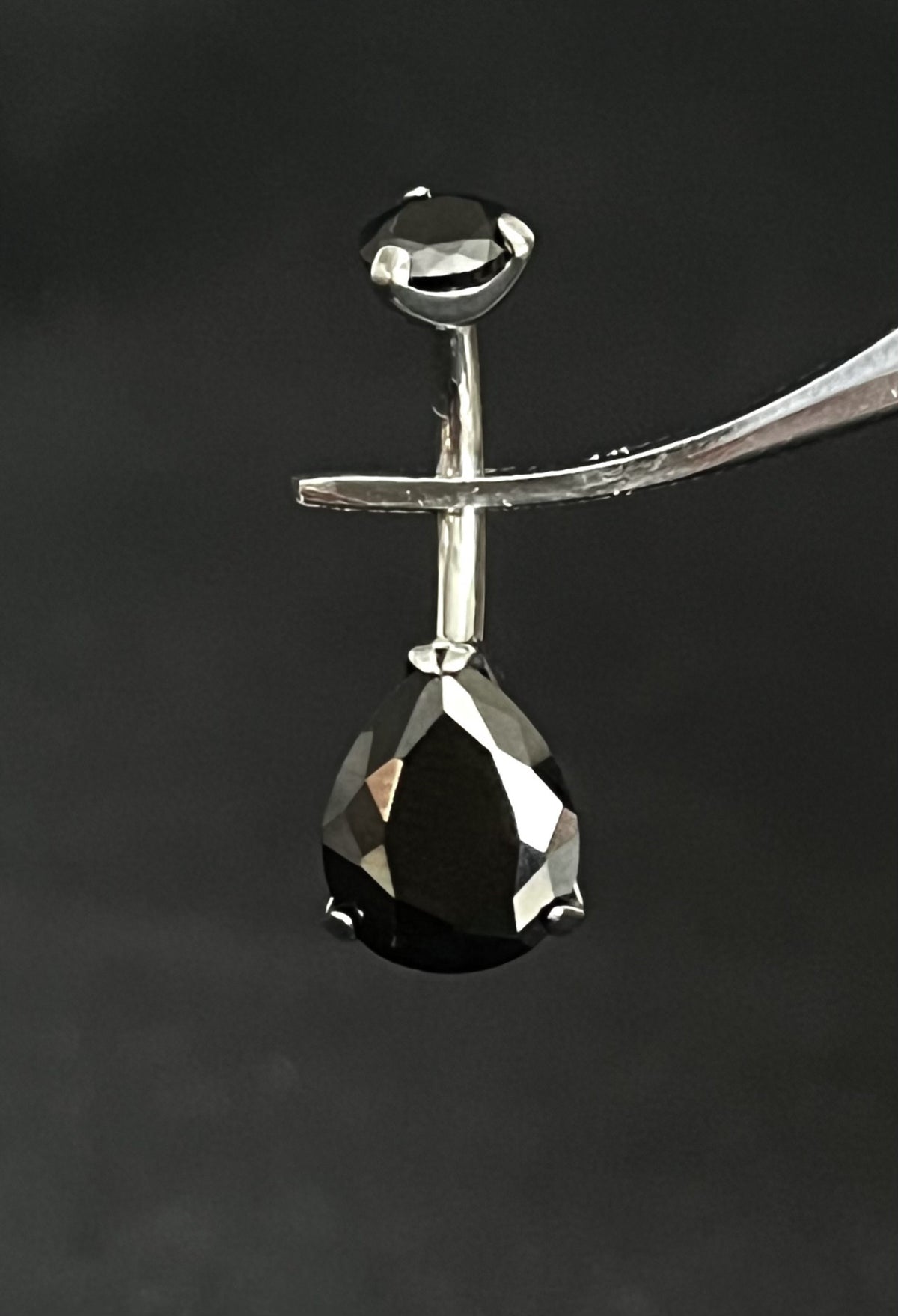 1 Piece Solid Implant Grade Titanium Teardrop Gem Internally Threaded Navel/Naval Belly Ring - 14g - Available in a Variety of Colors!