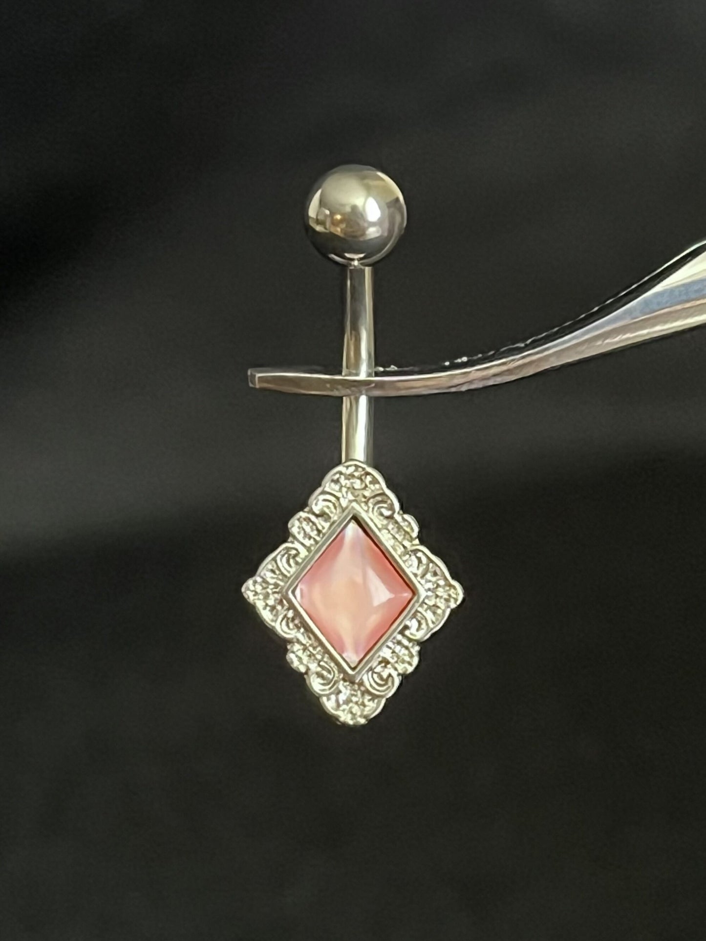 1 Piece Unique Diamond-Shaped Filigree Edge Illuminating Stone Navel / Naval Belly Ring - 14g - 10mm - Available in a Variety of Colors!