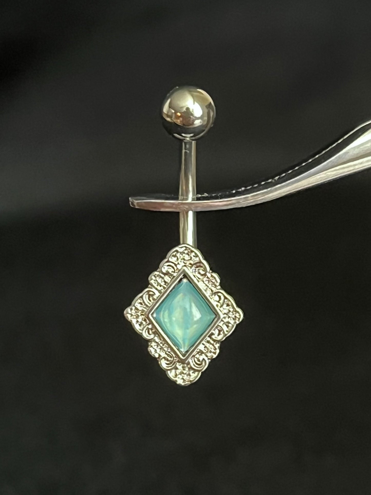 1 Piece Unique Diamond-Shaped Filigree Edge Illuminating Stone Navel / Naval Belly Ring - 14g - 10mm - Available in a Variety of Colors!