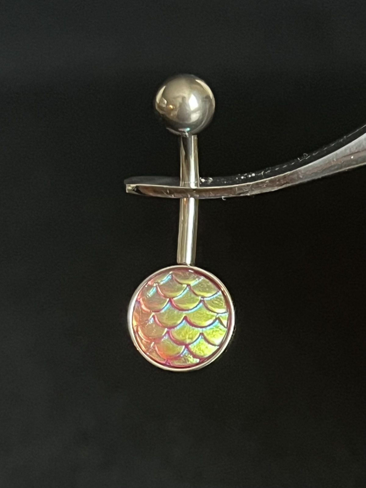 1 Piece Unique Iridescent Fish Scale 316L Surgical Steel Navel / Naval Belly Ring - 14g - Aurora Borealis, Green, Blue & Pink Available!