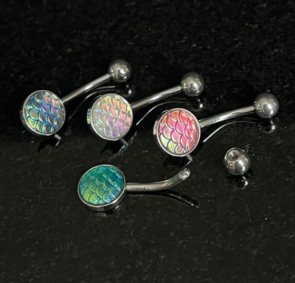 1 Piece Unique Iridescent Fish Scale 316L Surgical Steel Navel / Naval Belly Ring - 14g - Aurora Borealis, Green, Blue & Pink Available!