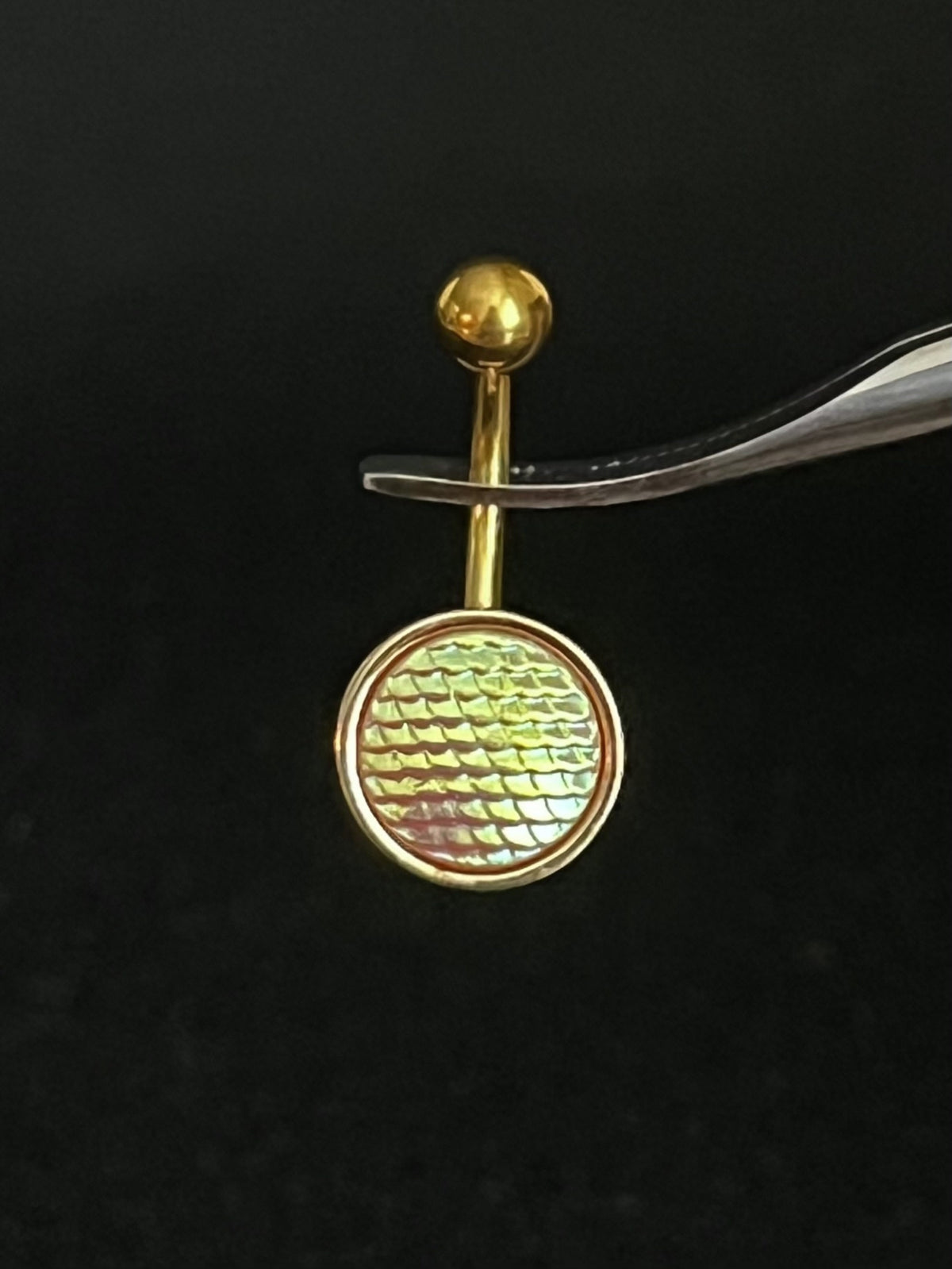 1 Piece Stunning Holographic Dragon Scale 316L Surgical Steel Navel / Naval Belly Ring - 14g - Available in Gold, Rose Gold and Silver!