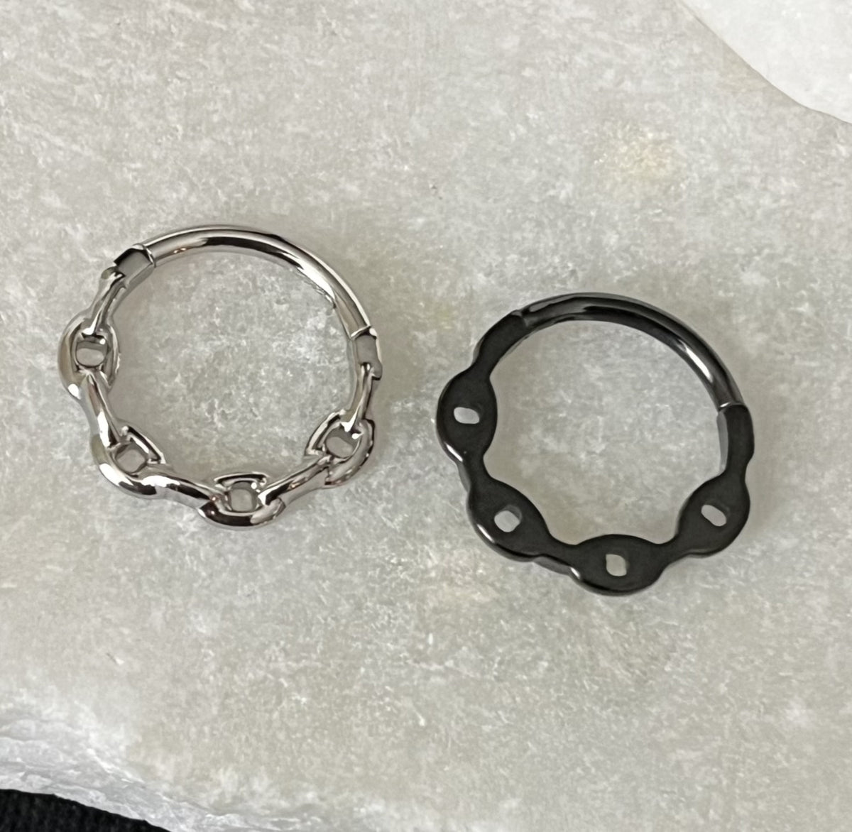 1 Piece Unique Linked Chain Style Hinged Segment Septum Ring - 16g - 10mm & 8mm - Silver and Black Available!