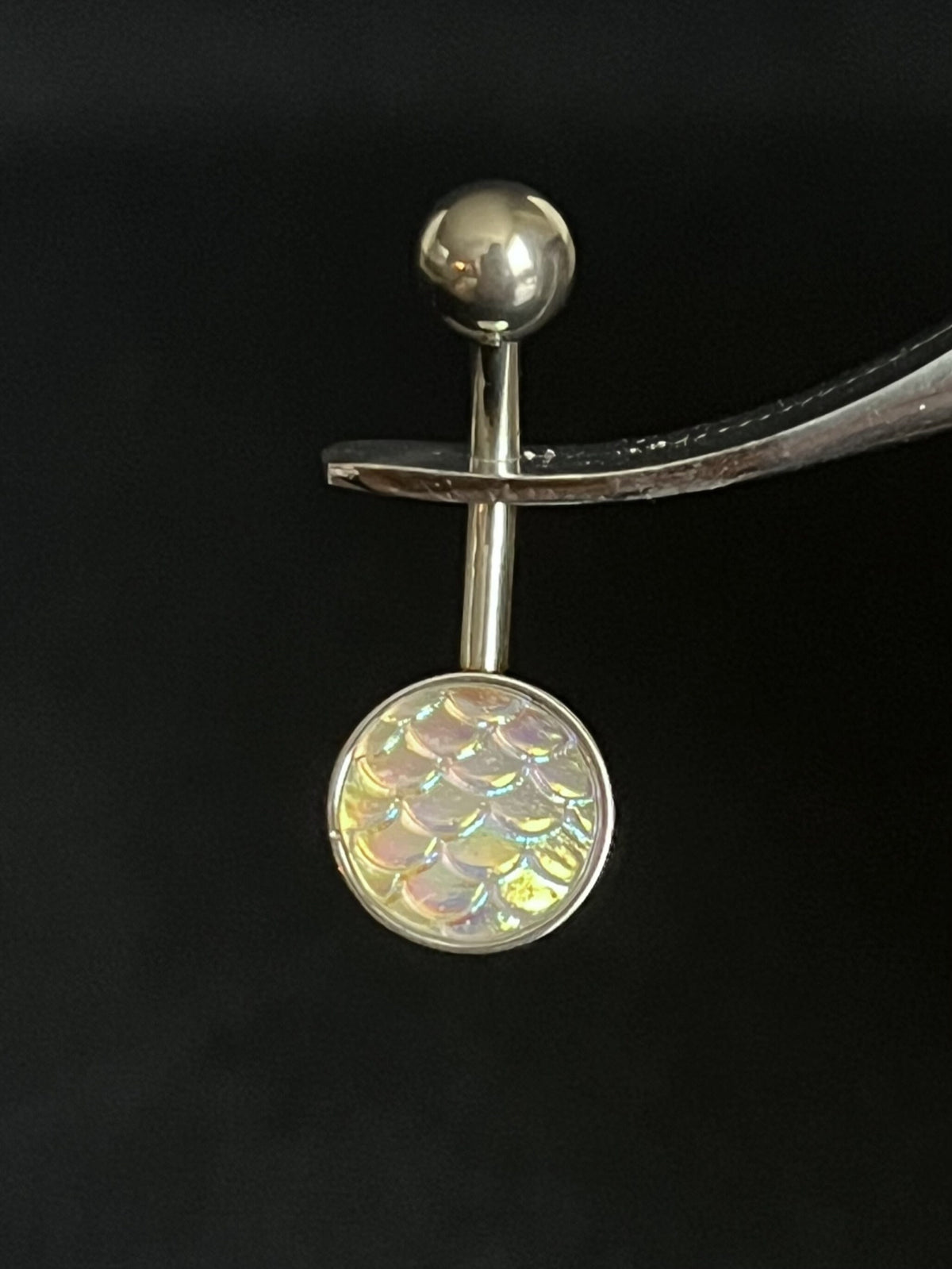 1 Piece Unique Iridescent Fish Scale 316L Surgical Steel Navel / Naval Belly Ring - 14g - Aurora Borealis, Green, Blue & Pink Available!