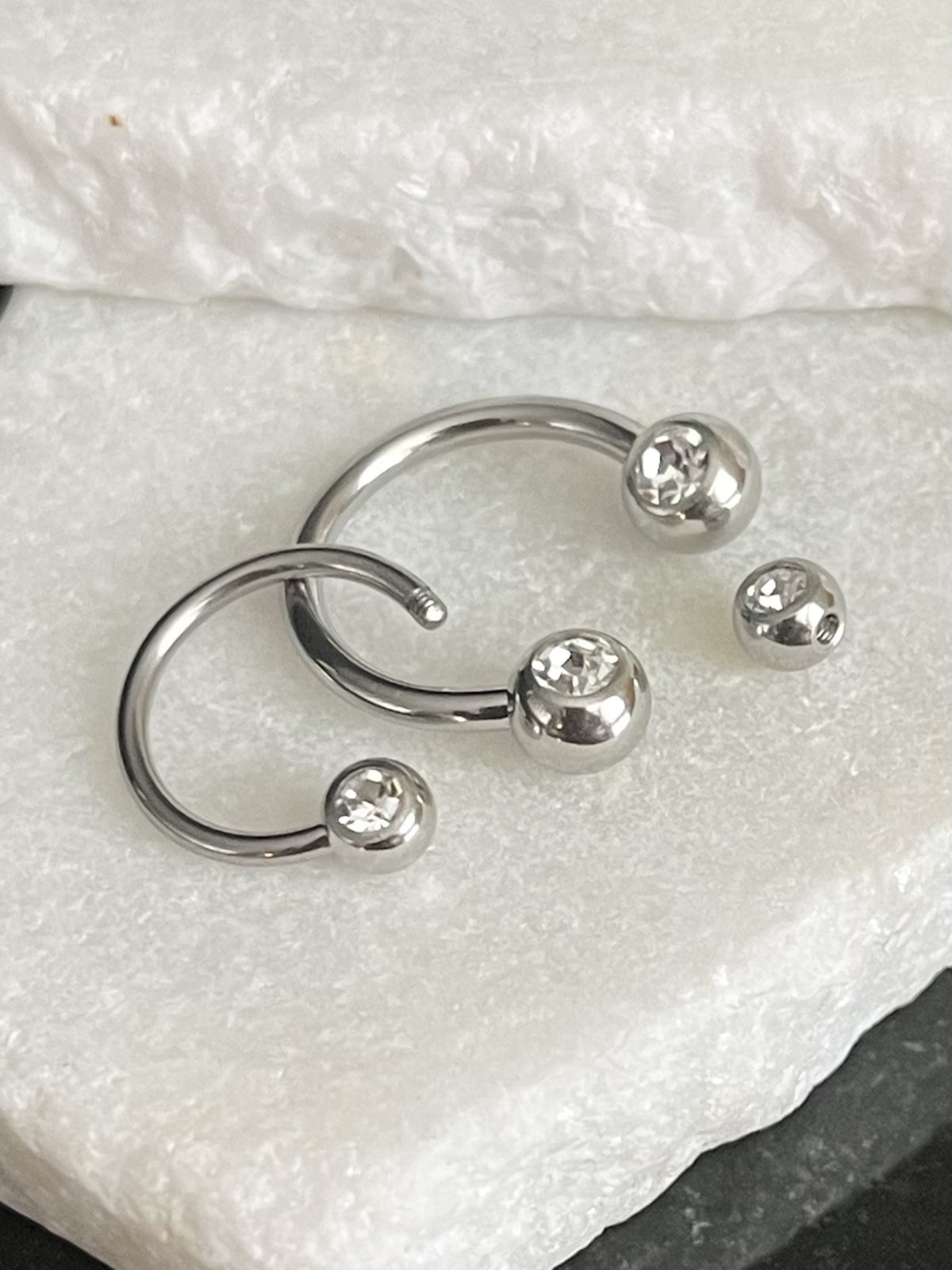 1 Piece Stunning Front Facing CZ Gems 316L Surgical Steel Circular Horseshoe Septum Ring - 16g or 14g - Available in a Variety of Colors!