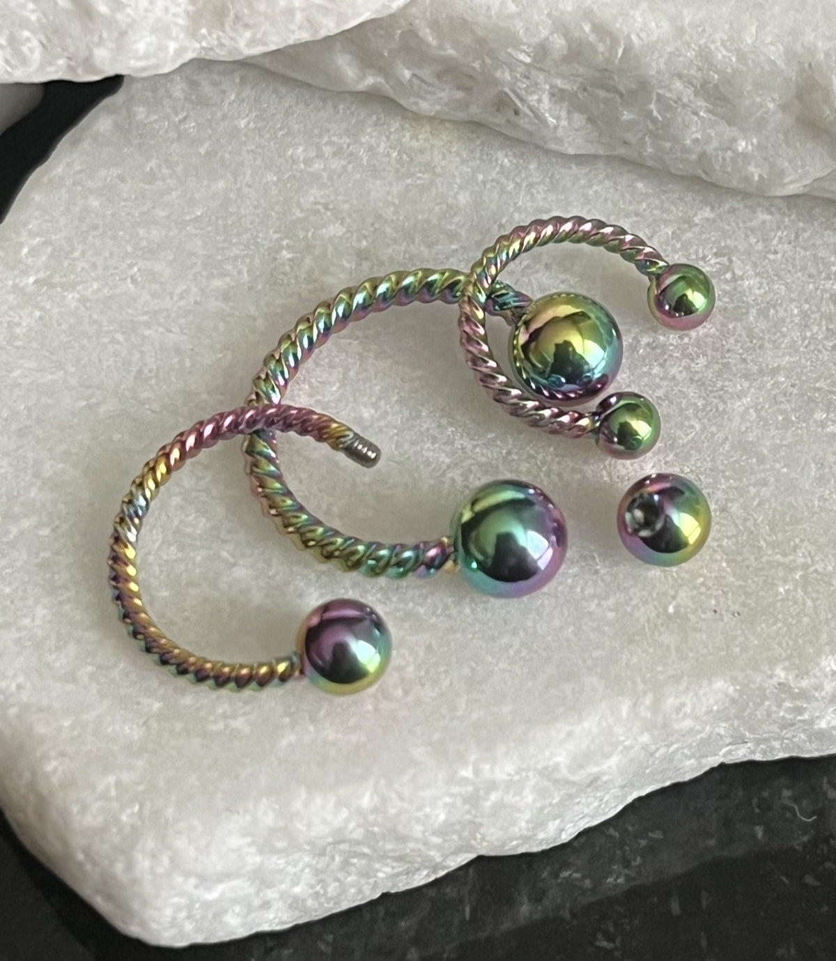 1 Piece Twisted Rope Style 316L Surgical Steel Circular Horseshoe Septum Ring - 16g/8mm, 10mm -14g/12mm - Available in a Variety of Colors!