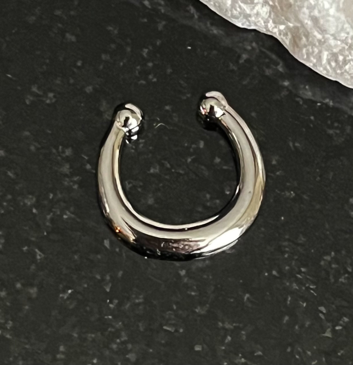 1 Piece Stunning Non-Piercing Horseshoe Clip-On Fake Septum Hanger Ring - Black, Gold, Rose Gold & Silver Available!