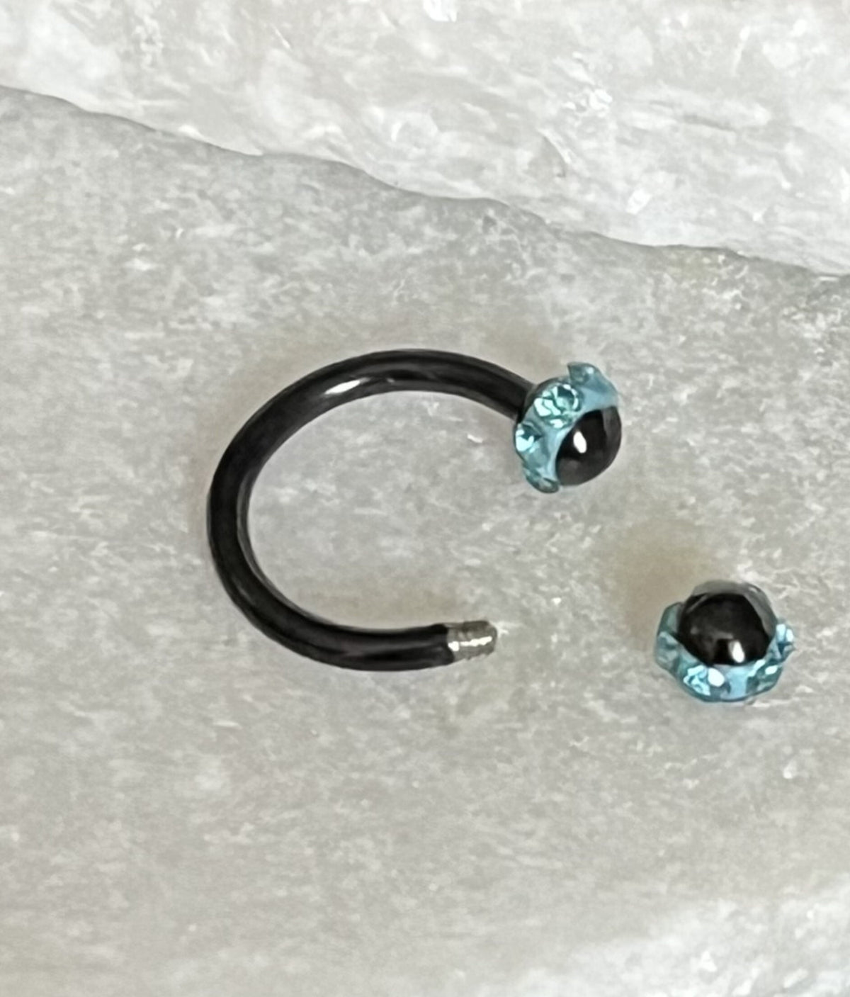 1 Piece Beautiful Crystal Paved Black Circular Horseshoe Septum Ring - 16g, 8mm - Aurora Borealis, Clear, Pink, Aqua or Red Available!