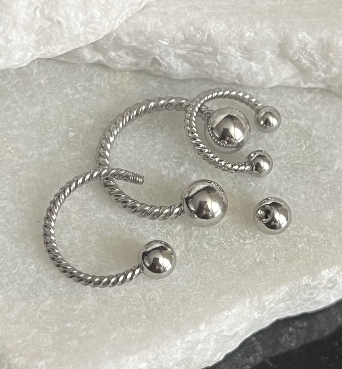 1 Piece Twisted Rope Style 316L Surgical Steel Circular Horseshoe Septum Ring - 16g/8mm, 10mm -14g/12mm - Available in a Variety of Colors!
