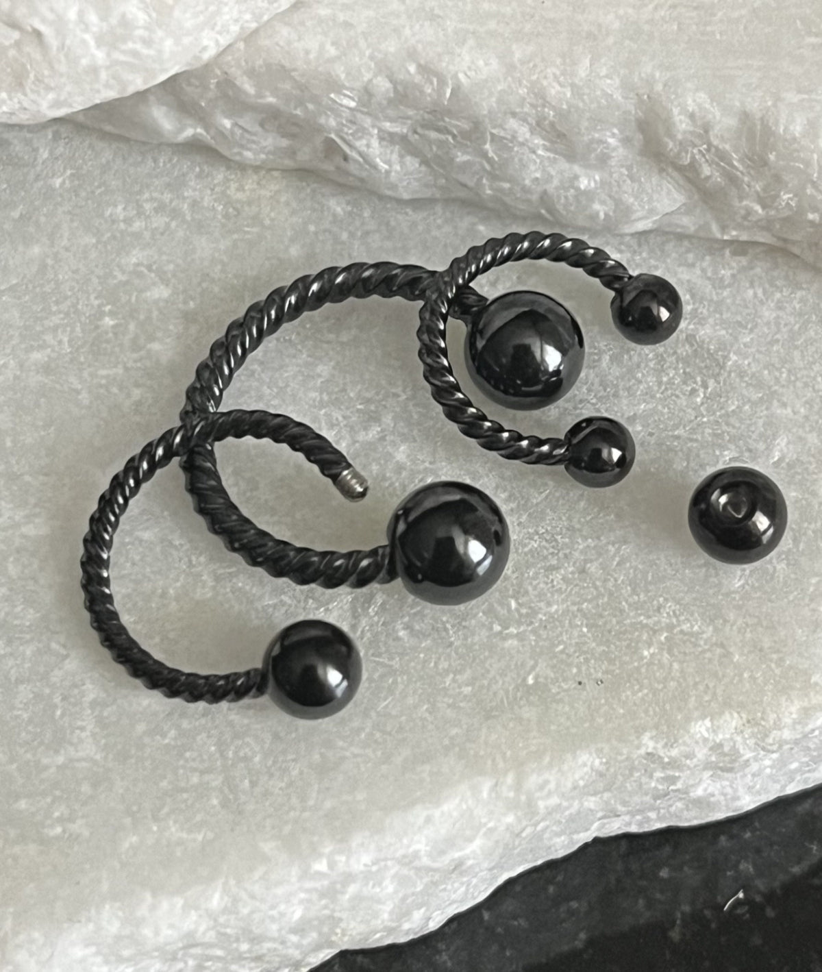 1 Piece Twisted Rope Style 316L Surgical Steel Circular Horseshoe Septum Ring - 16g/8mm, 10mm -14g/12mm - Available in a Variety of Colors!