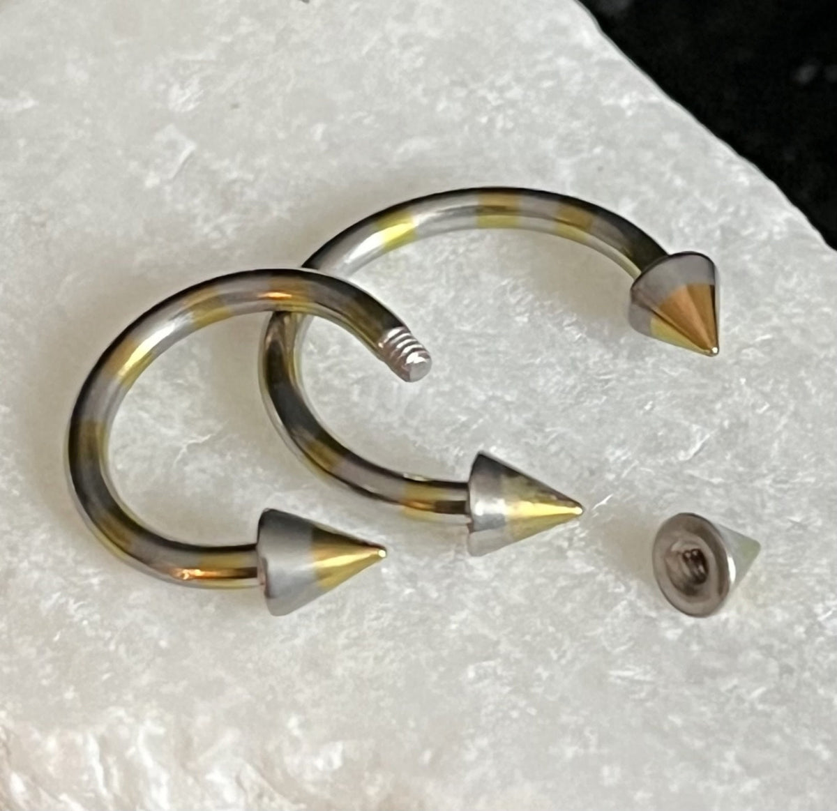 1 Piece Stunning Striped Spiked Steel Circular Barbell Horseshoe Ring - 16g - Internal Diameter 8mm, 10mm - Available in Many Colors!