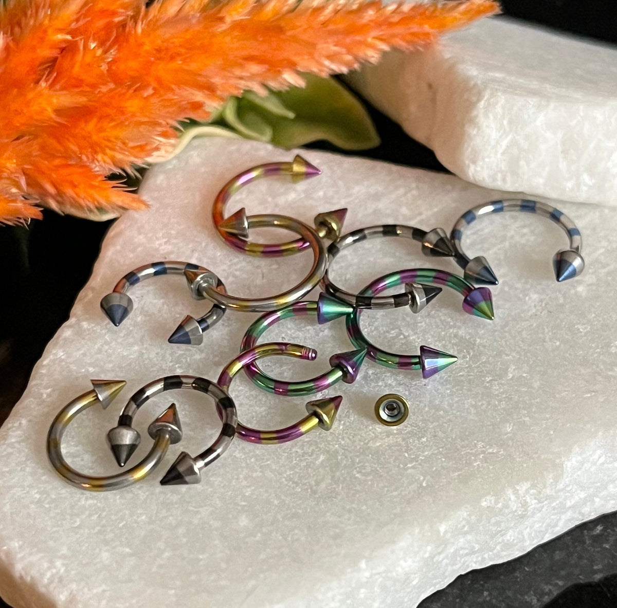 1 Piece Stunning Striped Spiked Steel Circular Barbell Horseshoe Ring - 16g - Internal Diameter 8mm, 10mm - Available in Many Colors!