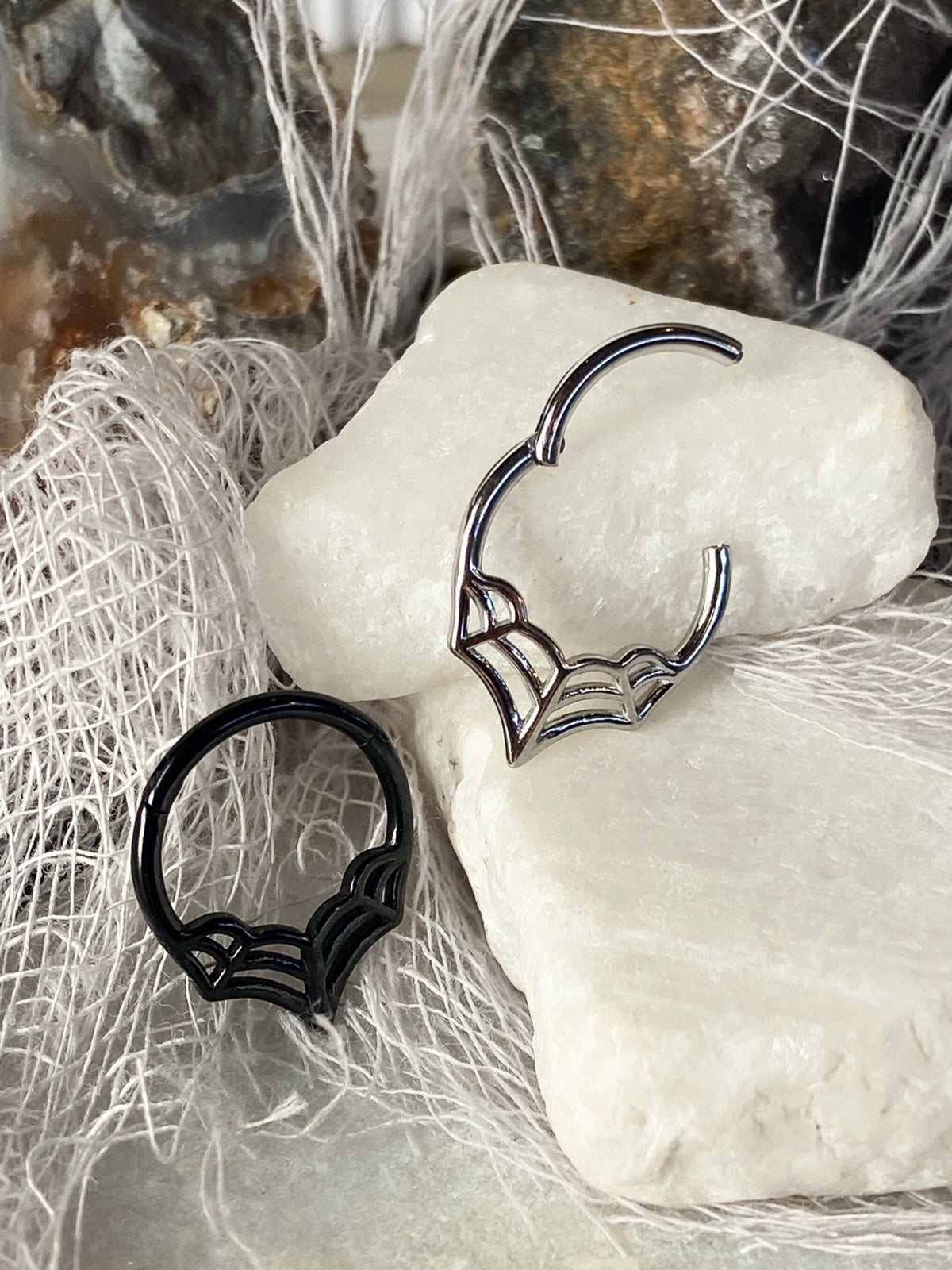 1 Piece Unusual Spider Web Design Hinged Segment Ring- 16g - 10mm - Silver and Black Available!