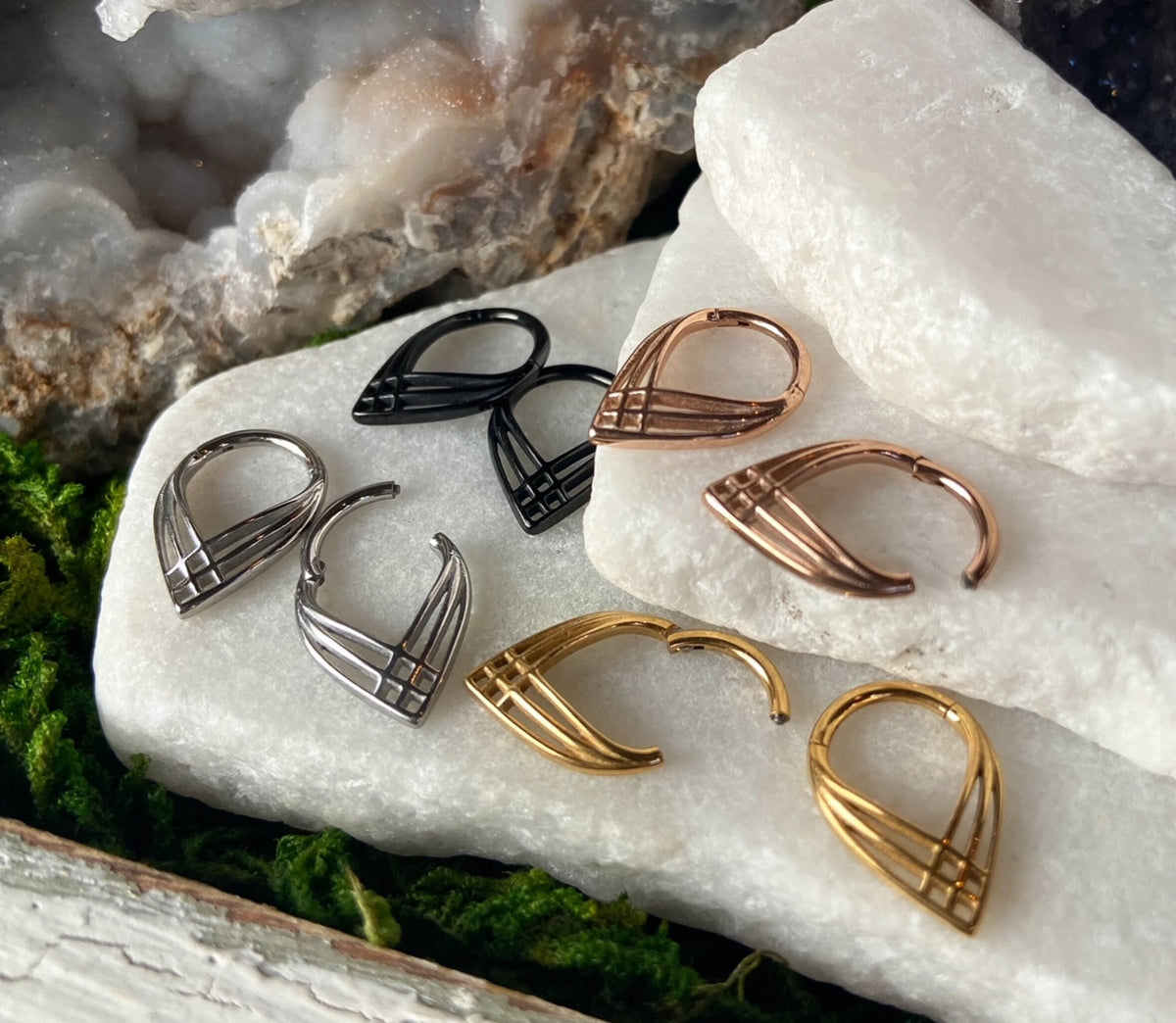 1 Piece Elegant Weave Design Hinged Segment Ring - 16g , 10mm - Black, Gold, Rose Gold and Silver Available!