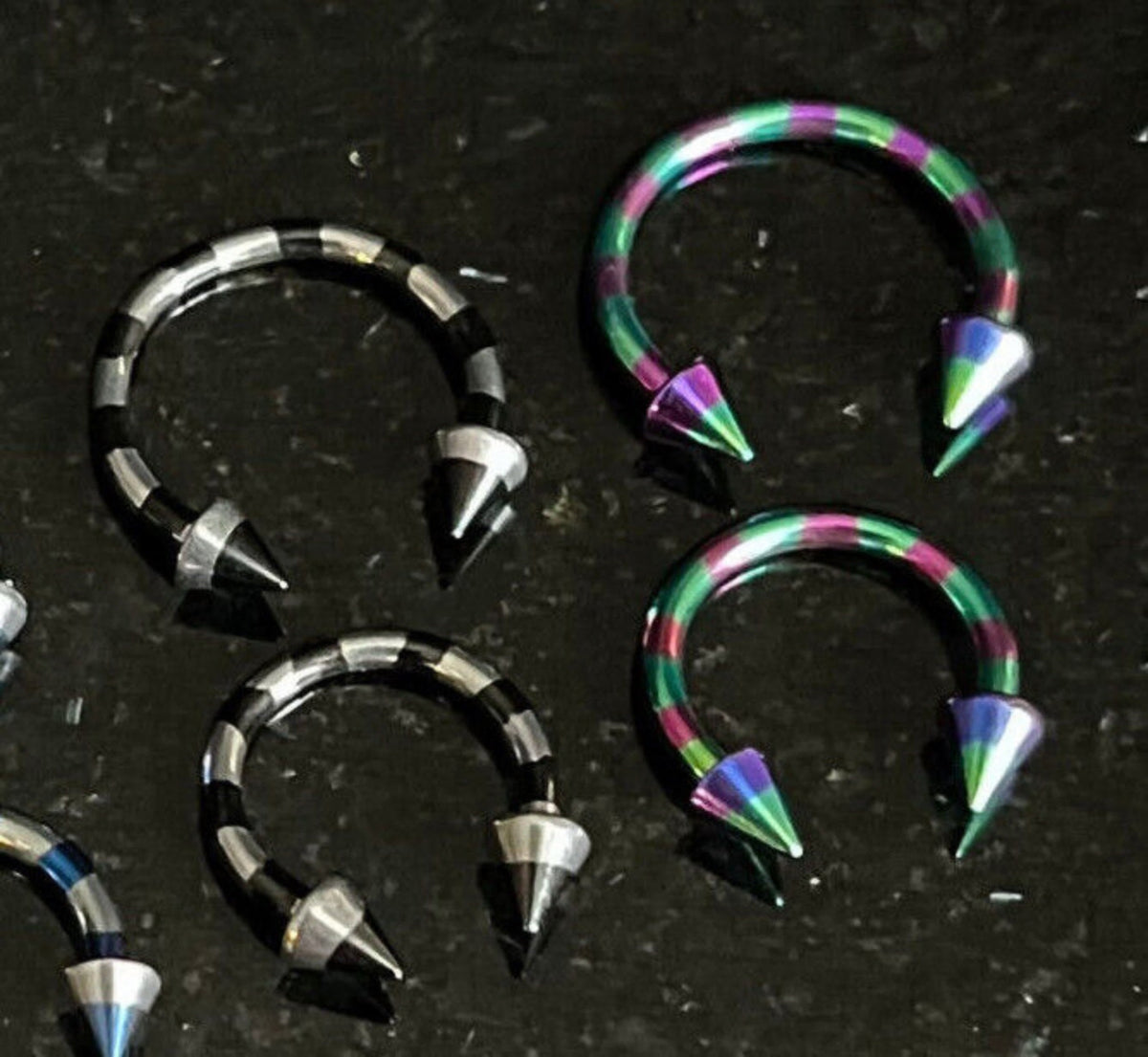 1 Piece Stunning Striped Spiked Steel Circular Barbell Horseshoe Ring - 16g - Internal Diameter 8mm, 10mm - Available in Many Colors!