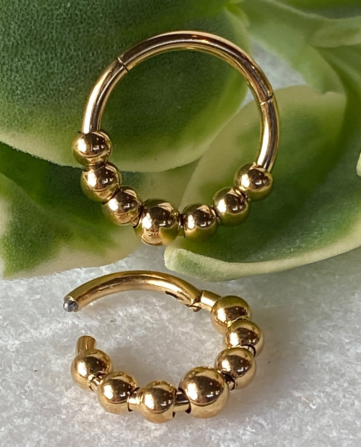 1 Piece Beautiful Solid Titanium Seven Ball Hinged Segment Septum Ring - Gauge 16g - 8mm or 10mm - Black, Gold or Silver Available!