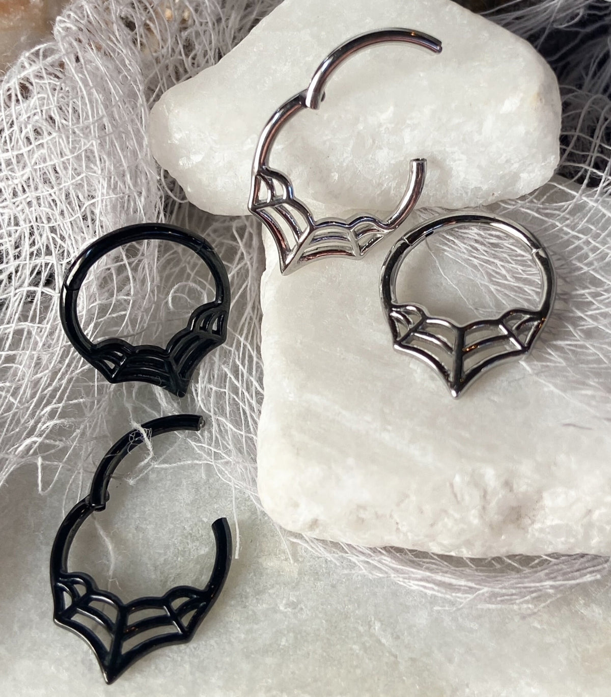 1 Piece Unusual Spider Web Design Hinged Segment Ring- 16g - 10mm - Silver and Black Available!
