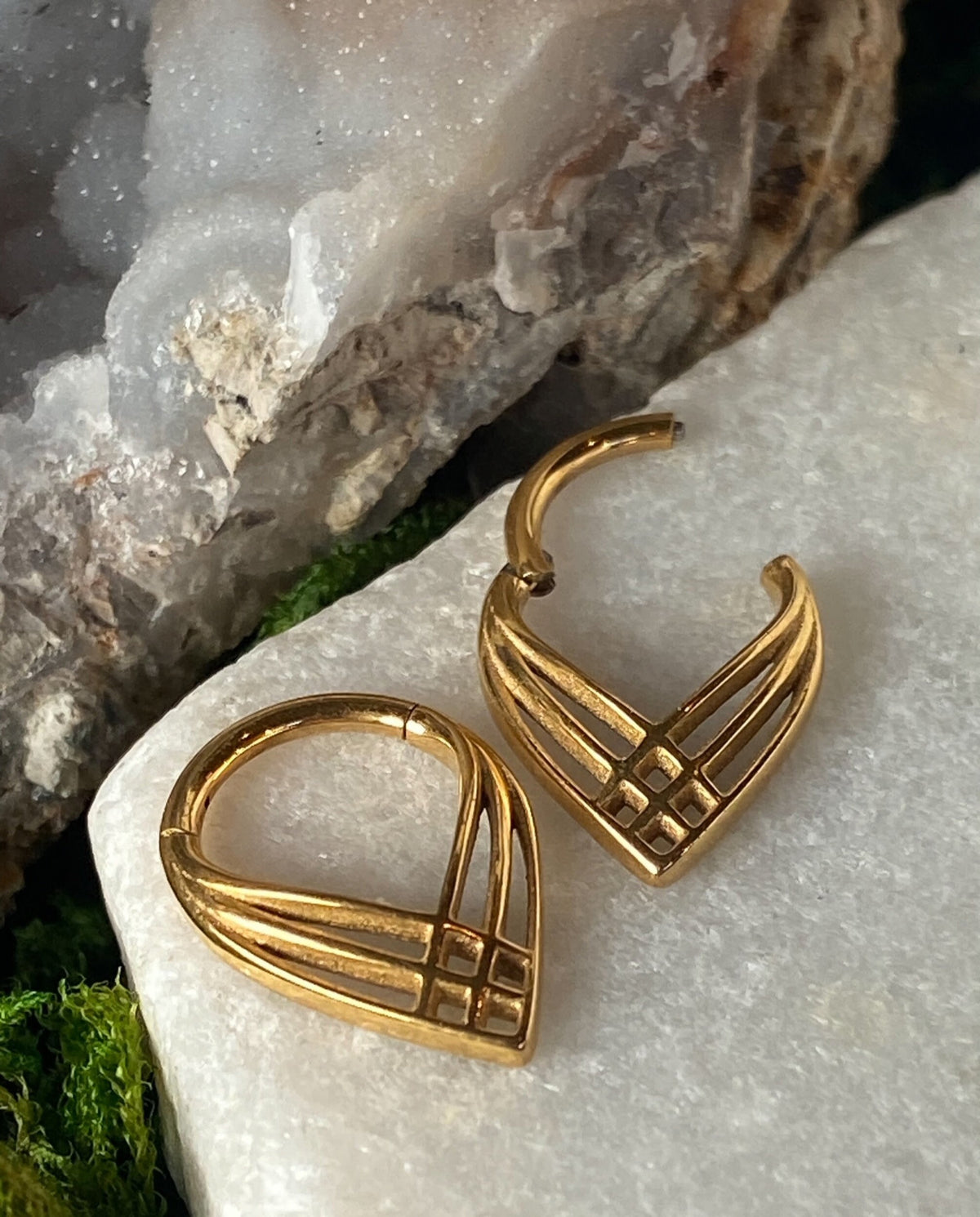 1 Piece Elegant Weave Design Hinged Segment Ring - 16g , 10mm - Black, Gold, Rose Gold and Silver Available!