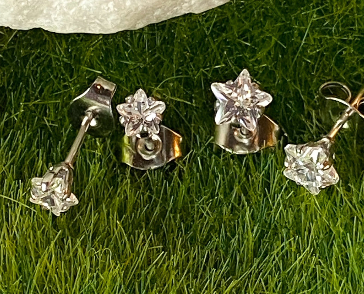 PAIR of Stunning Prong Set Star CZ Gem 316L Surgical Steel Stud Earrings - 4mm or 5mm - Clear, Gold, Aurora Borealis & Aqua Available!