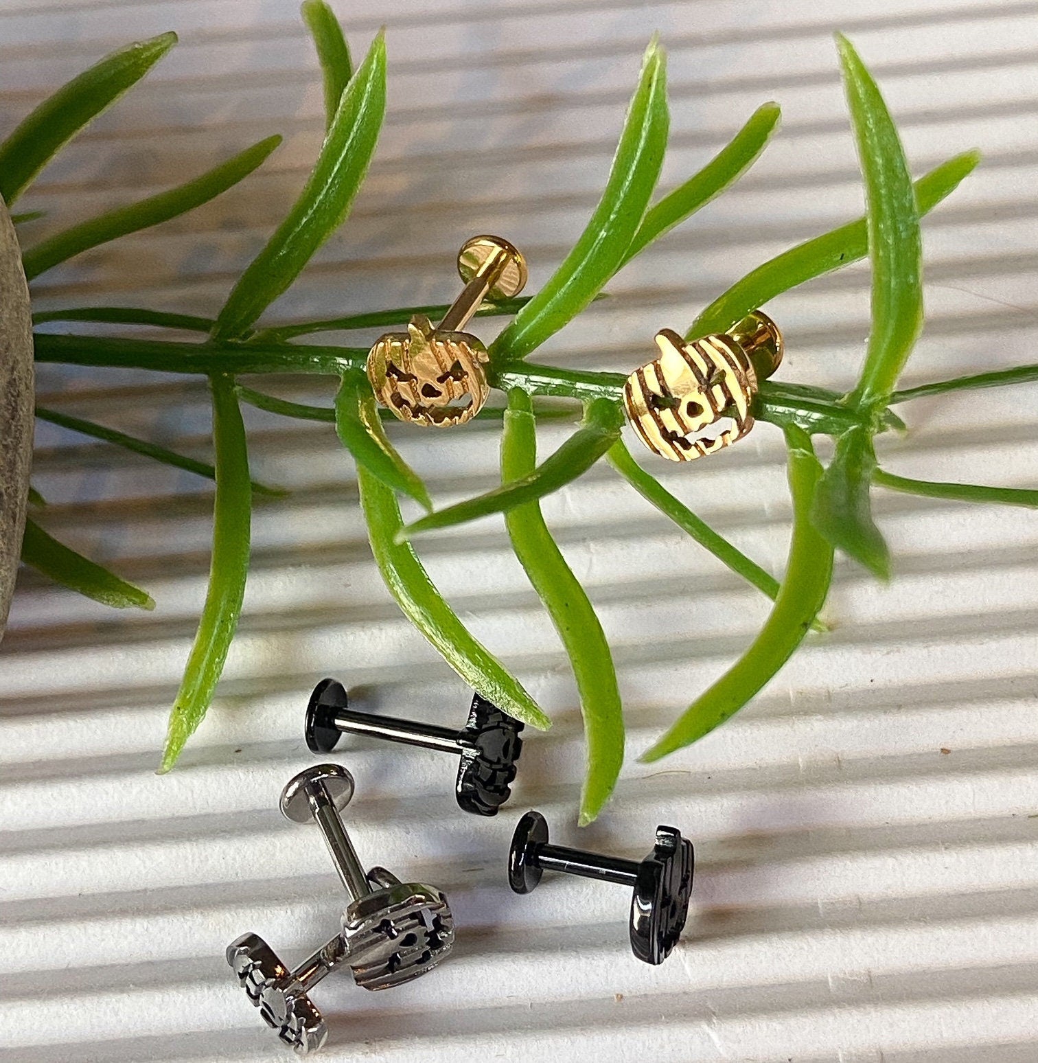 1 Piece Unique Implant Grade Titanium Jack-O-Lantern Labret Cartilage Stud Ring -16g - 6mm or 8mm - Gold, Black & Silver Available!